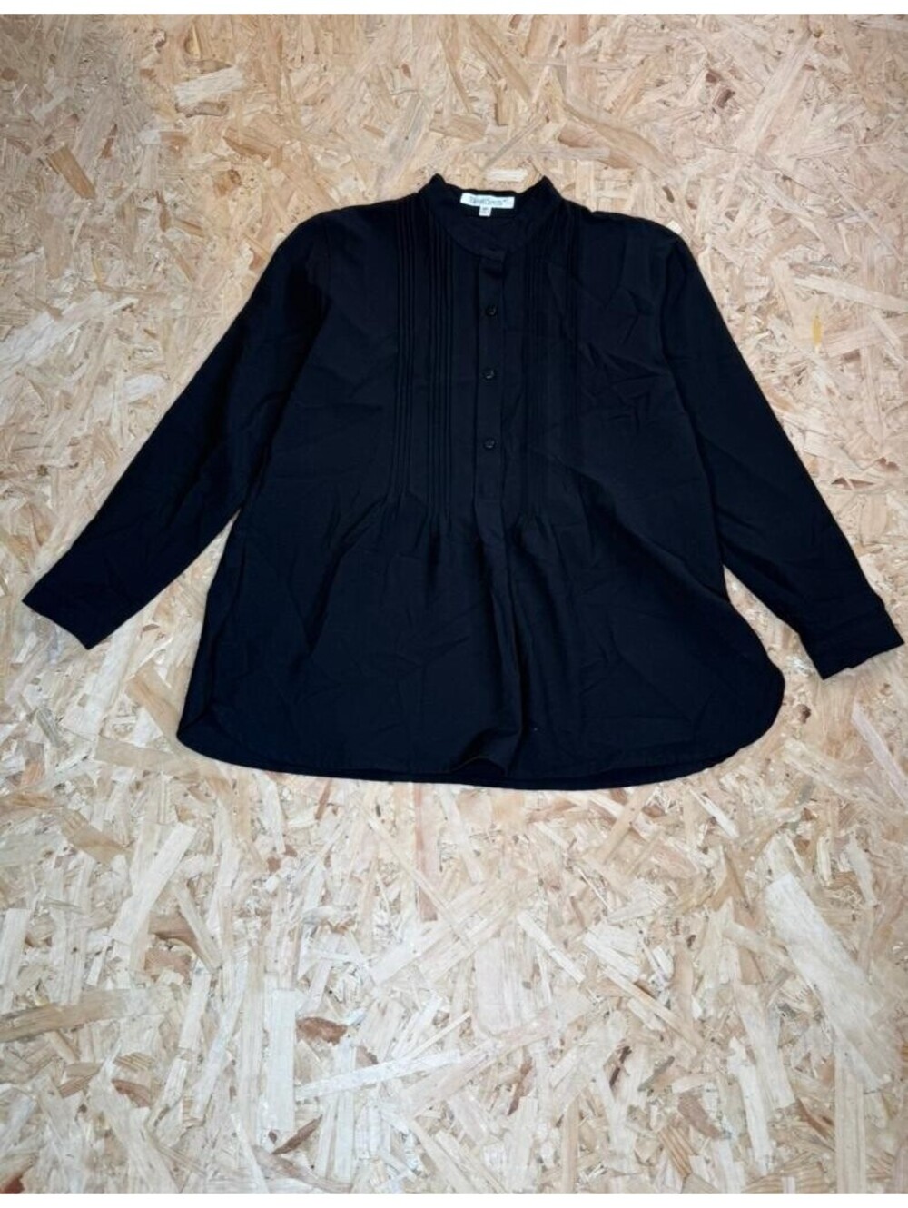 TravelSmith Pintuck Pleated Blouse Womens Small Petite Black Long Sleeve Button